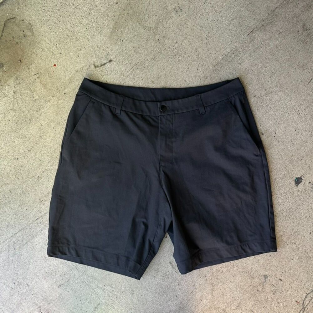 Lululemon ABC Classic-Fit Shorts Mens 34 Black 8" Warpstreme LM7BMIS Golf